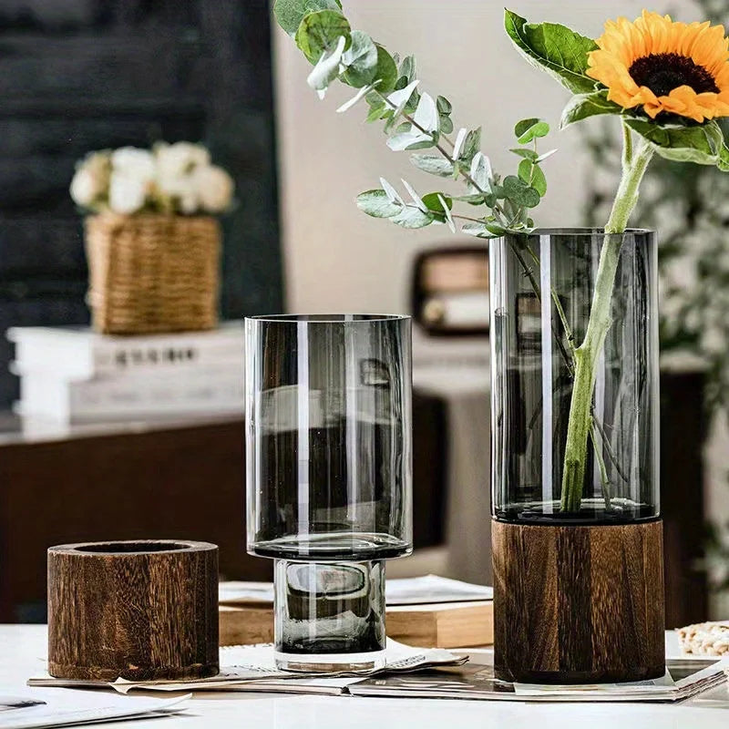 Vaso in vetro grigio fumo nordico con supporto in legno