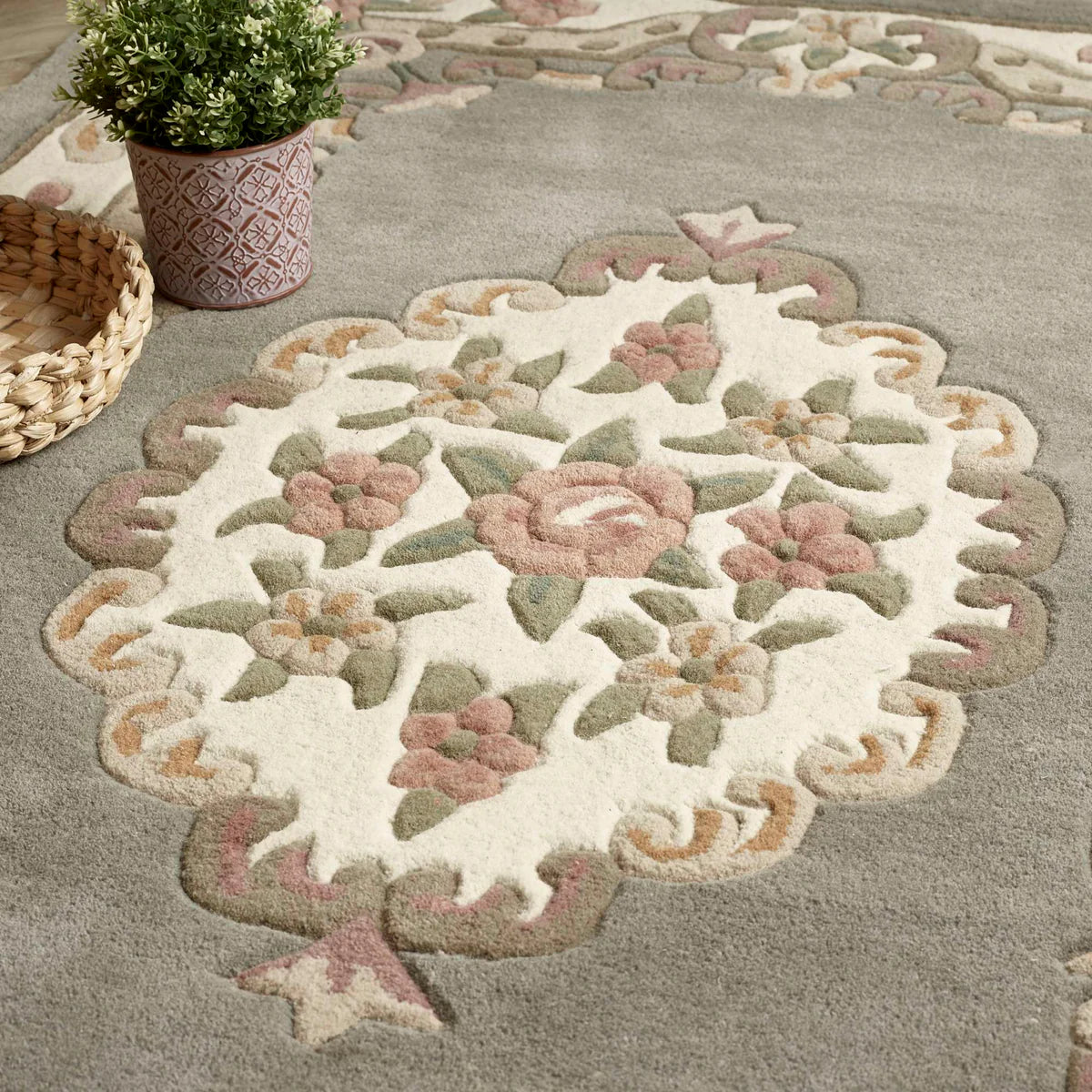 Vintage Motif - Grey Cushioned Wool Rug
